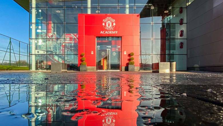 Man United sign 13-year-old centre-back prodigy who got rejected by Arsenal and Tottenham - Ảnh 1