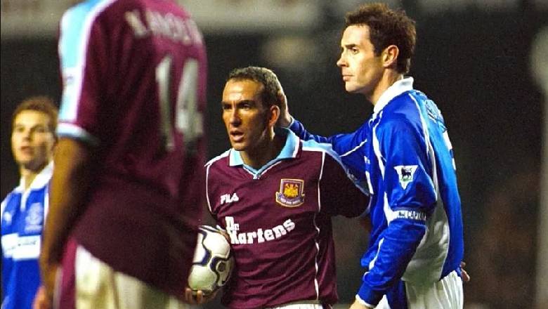 5 best fair play moments in football: 'Mad man' Kahn showed heart, Klose scored a 'gold goal'  - Ảnh 3