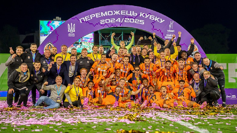 10 greatest football teams that play in orange: How a coach&rsquo;s wife and a referee shaped a legend - Ảnh 3