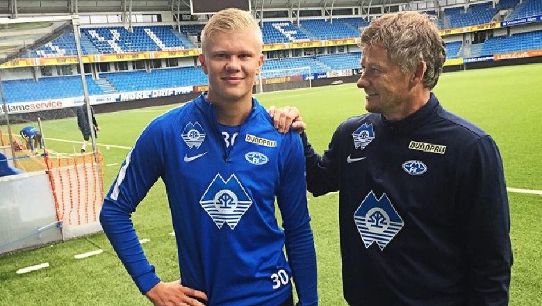 What position does Erling Haaland play? - Ảnh 1