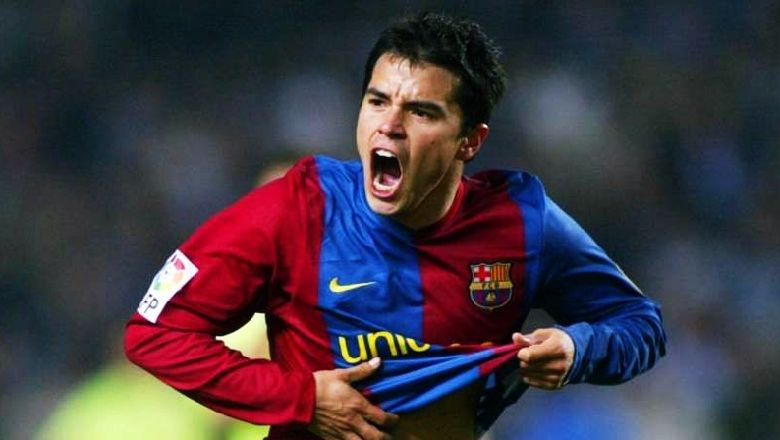 10 football players who played for Real Madrid and Barcelona: Figo the &ldquo;traitor&rdquo;, Eto'o&rsquo;s costly mistake  - Ảnh 1